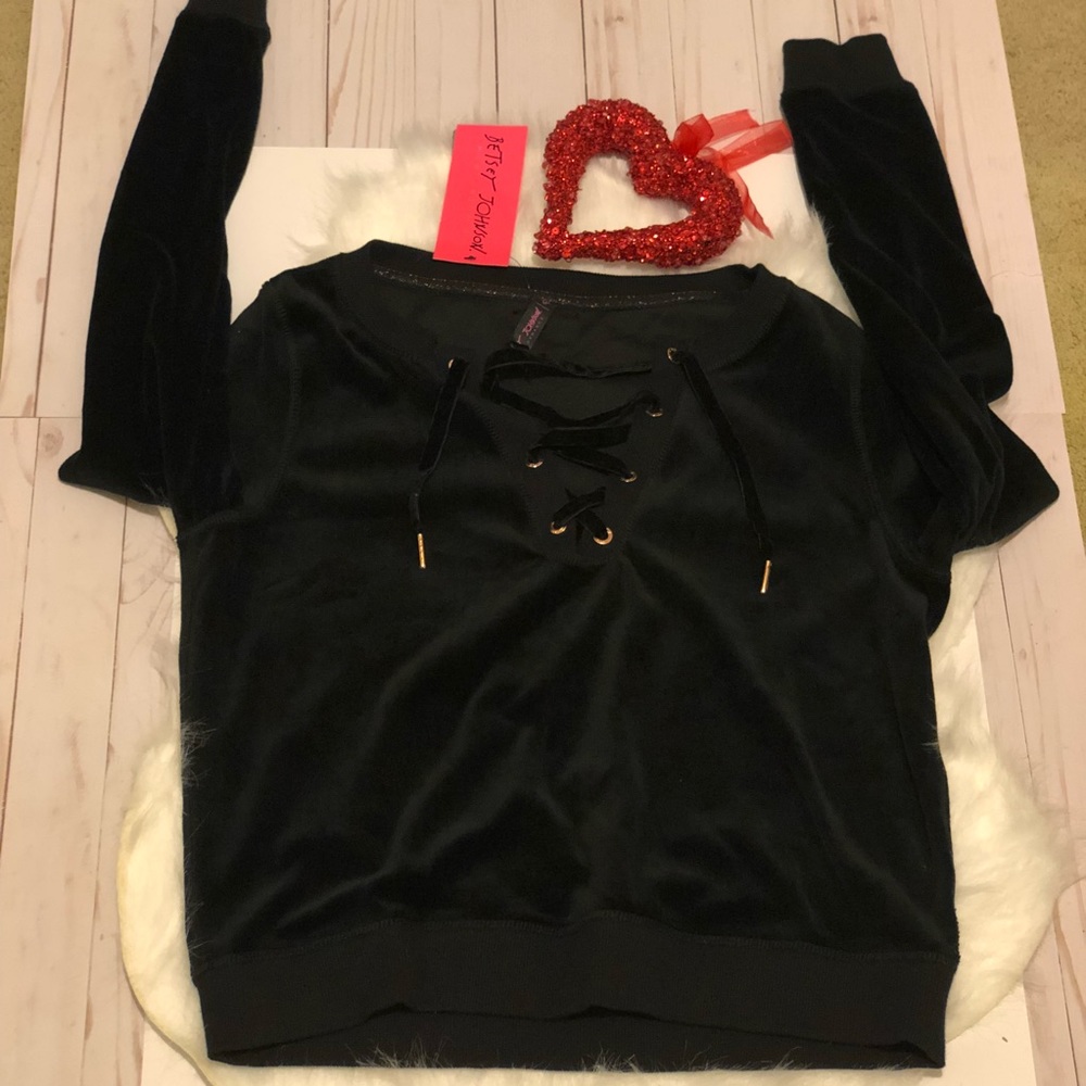 🌹SALE🌹Betsey johnson black velvet top sz medium